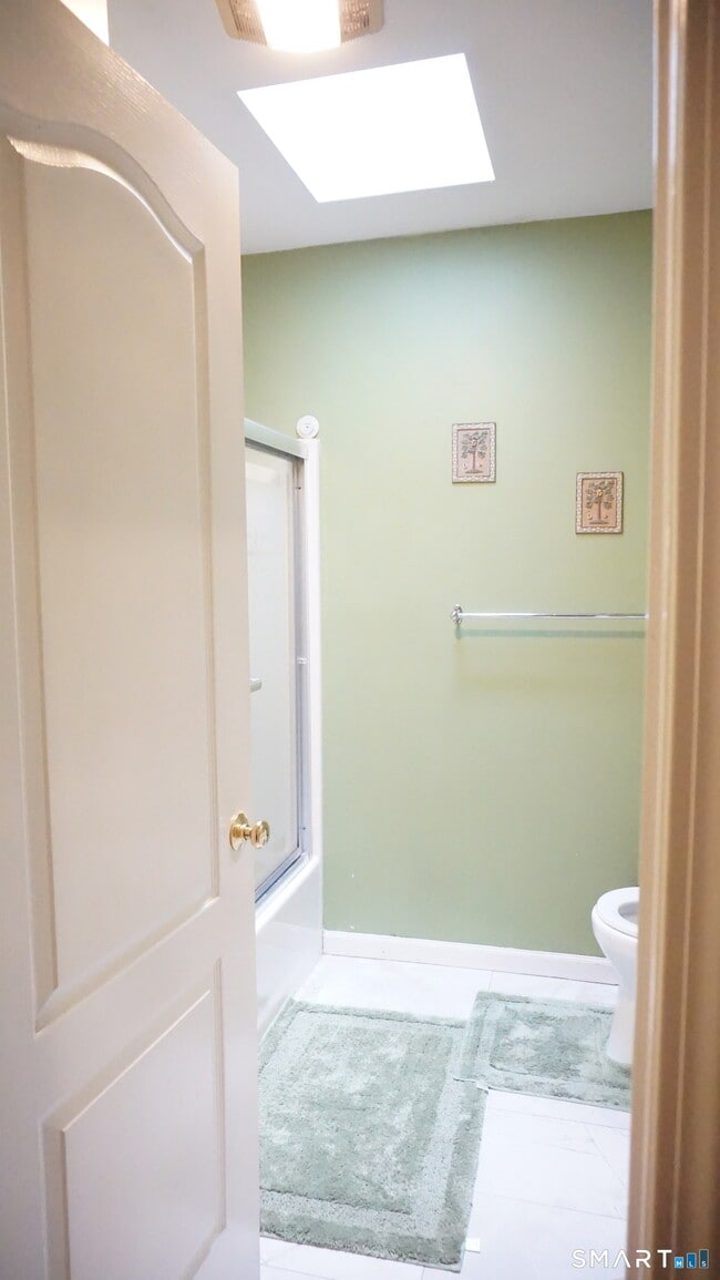 Building Photo - 256 Brewster Rd