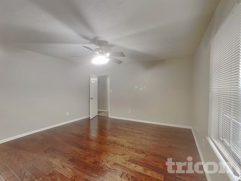 Building Photo - 3737 W 42nd Terrace