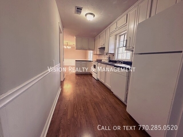 Building Photo - 95 Castlegate Cir