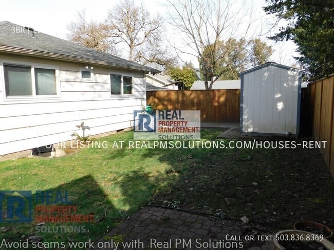 Building Photo - 6126 SE 49th Ave