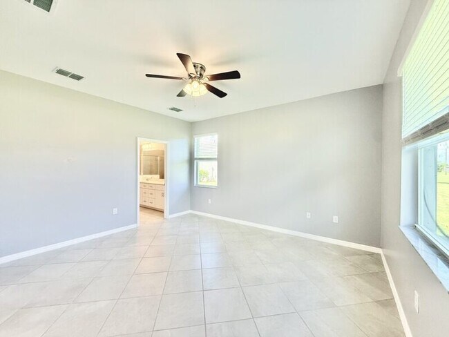 Building Photo - 16304 Quesa Dr
