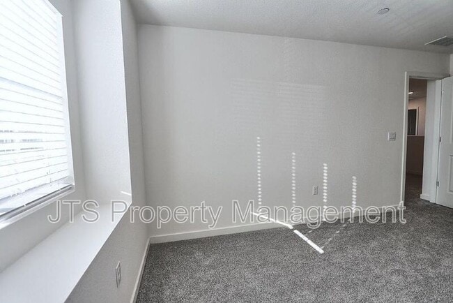 Building Photo - 2097 Shady Tree Cir