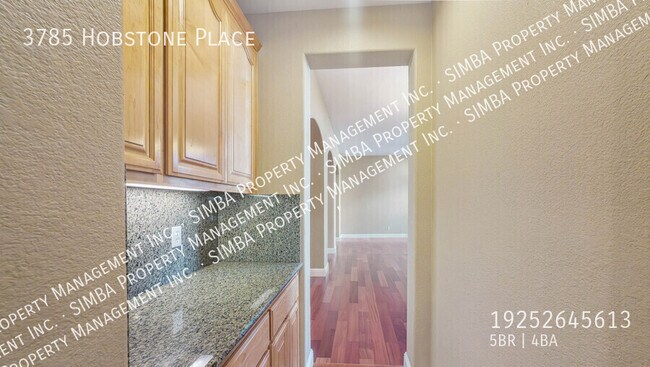 Building Photo - 3785 Hobstone Pl