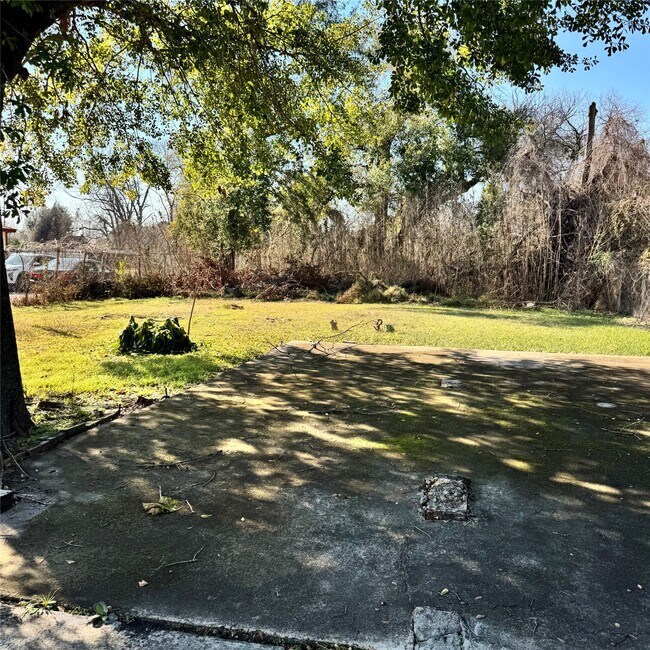 Building Photo - 3917 Kashmere St