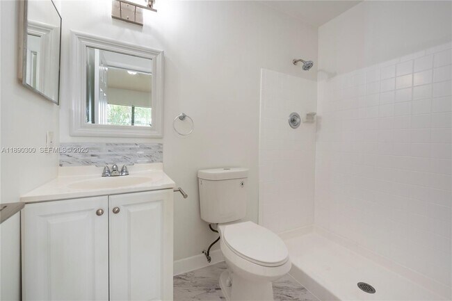 Building Photo - 9876 Nob Hill Ct