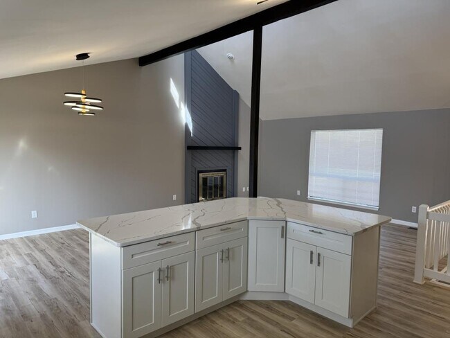 Building Photo - 9206 Greenway Ln