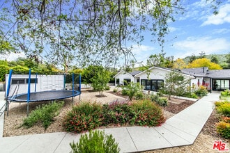 Building Photo - 1865 El Monte Dr