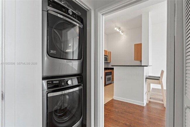 Building Photo - 335 S Biscayne Blvd