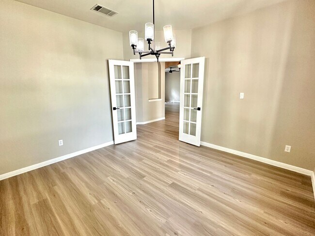 Building Photo - Stunning 4-Bedroom Home in the Desirable Sonoma Community