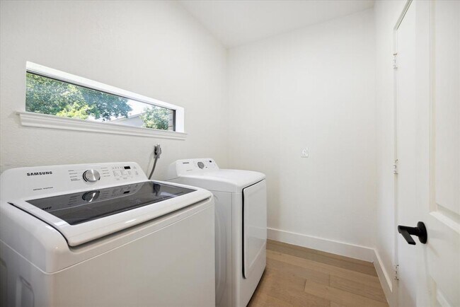 Building Photo - 14207 Weldon Ln