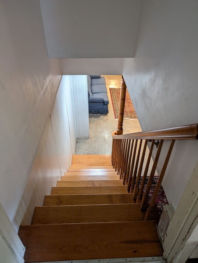 Building Photo - AVAILABLE NOW! Spacious 3 Bed / 2.5 Bath Home in Washington Twp with Basement!
