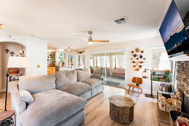 Building Photo - Summerlin 3 Bed / 2.5 Bath Home — Available October 5, 2026
