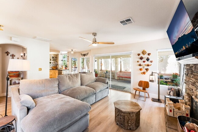 Building Photo - Summerlin 3 Bed / 2.5 Bath Home with Full Solar Panel Use! — Available October 5, 2026