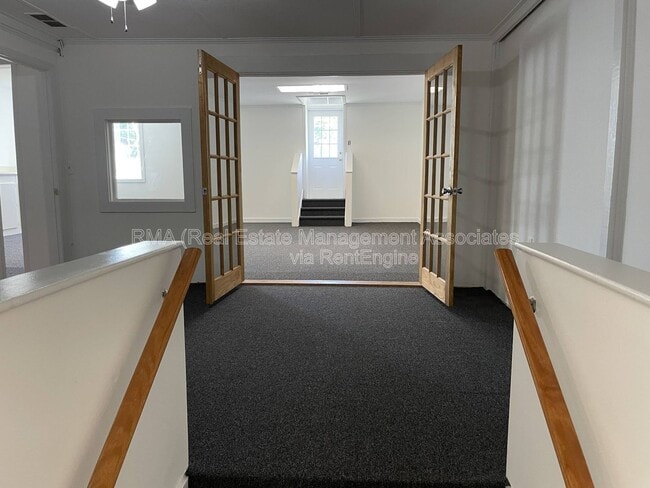 Building Photo - 11 Market St