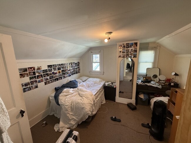 Building Photo - 121 Linden Ave