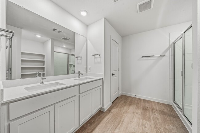 Building Photo - 3919 Langridge Dr