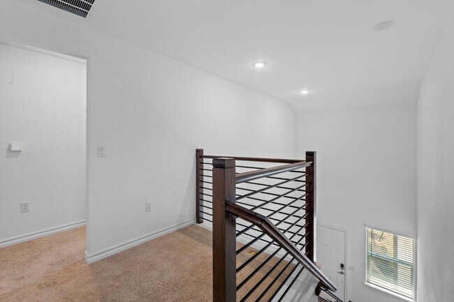 Building Photo - 5304 Jason Dr