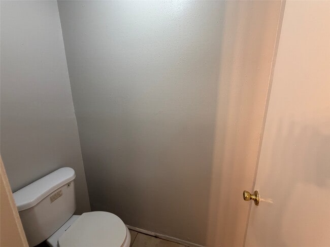 Building Photo - 2815 Fir Crest Ct