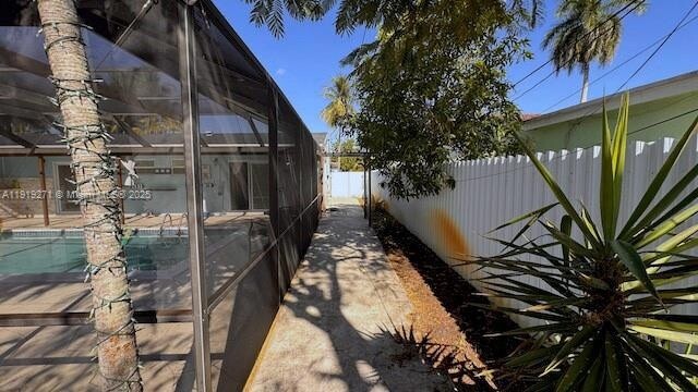 Building Photo - 6980 Scott St