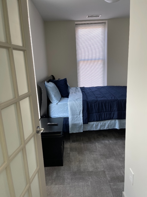 Building Photo - 1417 W9th St