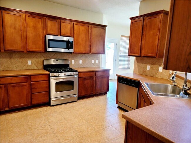 Building Photo - 2103 Ariella Dr