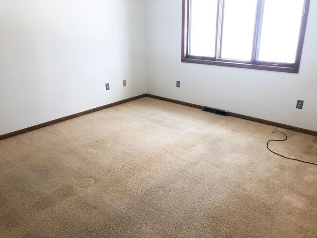 Building Photo - 3 Bedroom, 3 Bath Home With 2-Car Attached Garage In Rothschild