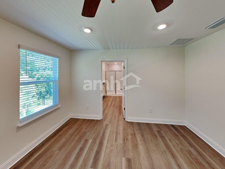 Building Photo - 2704 Sunrise Lndg Lp