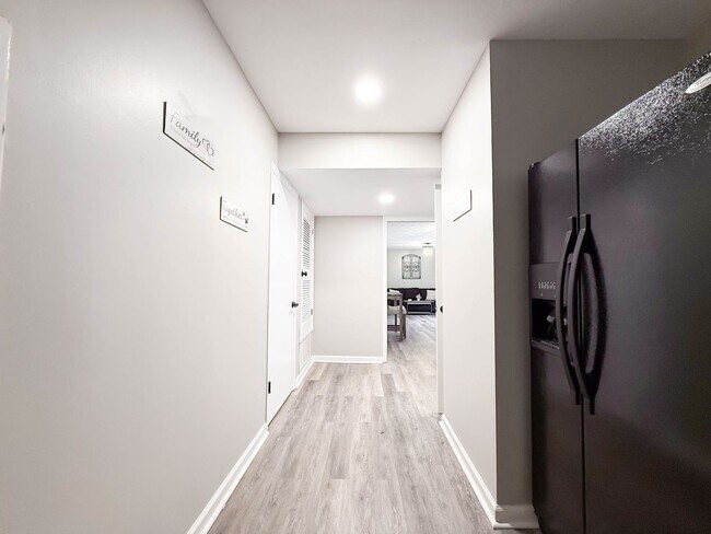 Building Photo - Fully Furnished Studio | Green Island Hills | All Utilities Included | Mid-Term Rental