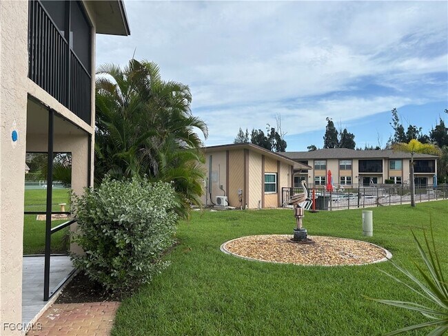 Building Photo - 16881 Davis Rd