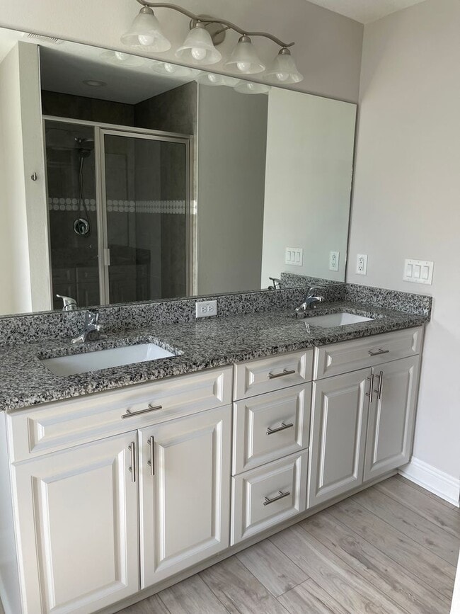 Building Photo - 10114 Briar Cir
