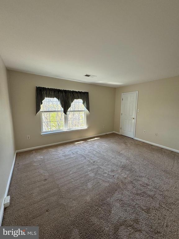 Building Photo - 10314 Butternut Cir