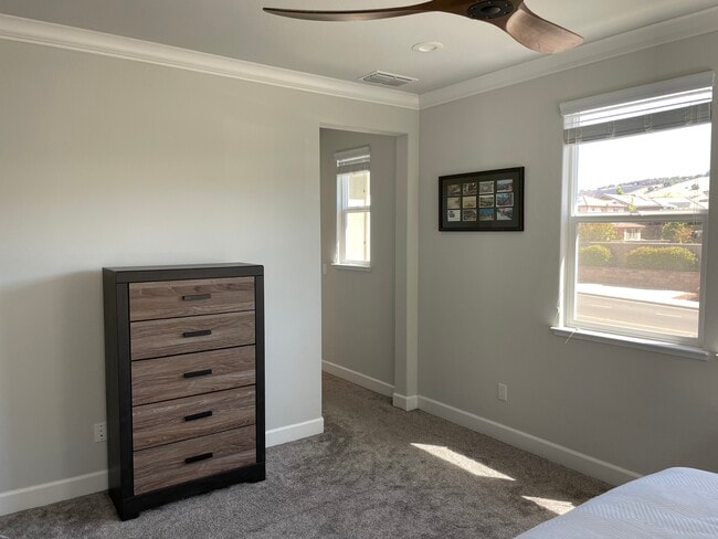Building Photo - 8665 Mahonia Dr