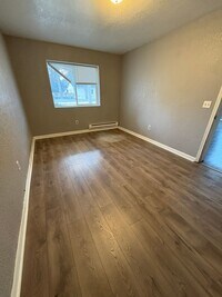 Building Photo - 1701 Onalaska Ave