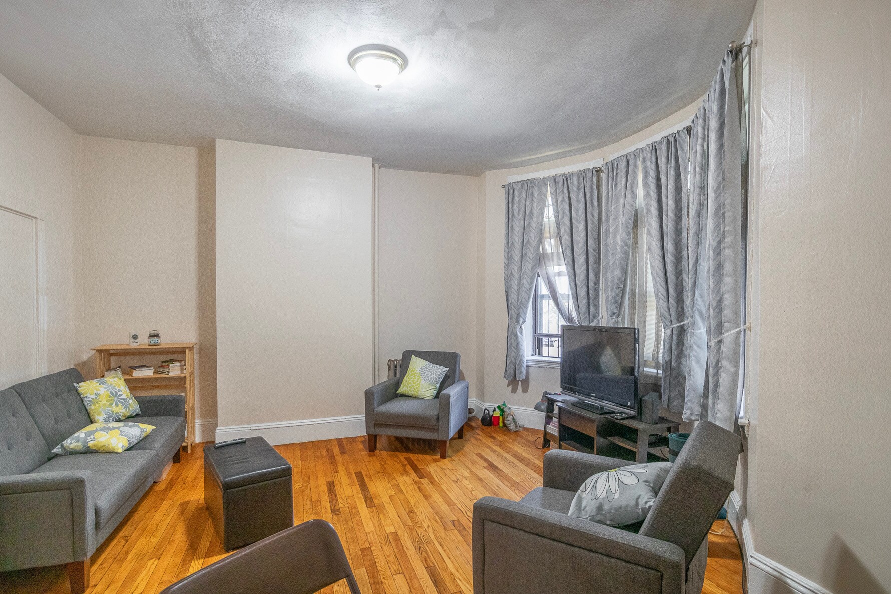 Building Photo - 872 Huntington Ave