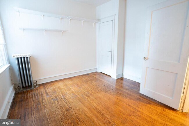 Building Photo - 5453 W Montgomery Ave