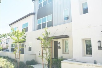 Building Photo - 11040 Serene Dr