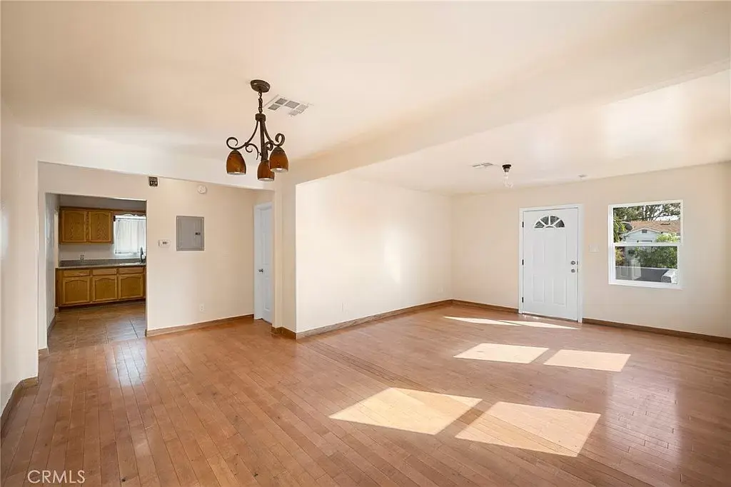 dinning room/living room - 623 Brittania St