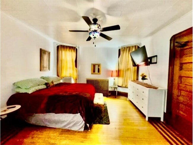 Building Photo - 1464 W Minnehaha Ave