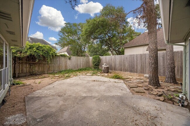 Building Photo - 9214 Grandview Park Dr