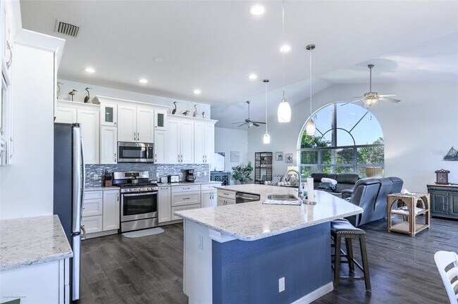 Building Photo - 27406 Tierra Del Fuego Cir