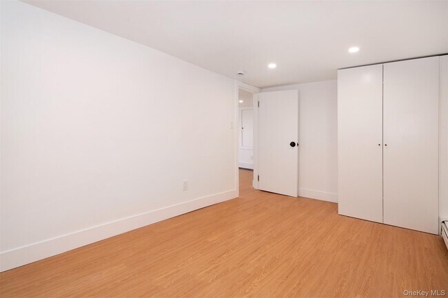 Building Photo - 9 N Buckhout St