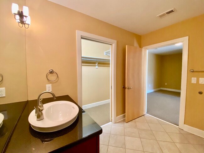 Building Photo - 2608 Erwin Rd