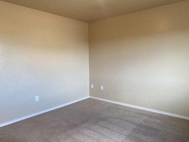 Building Photo - Lovely 3 Bed 2.5 Bath Home in Timbervine