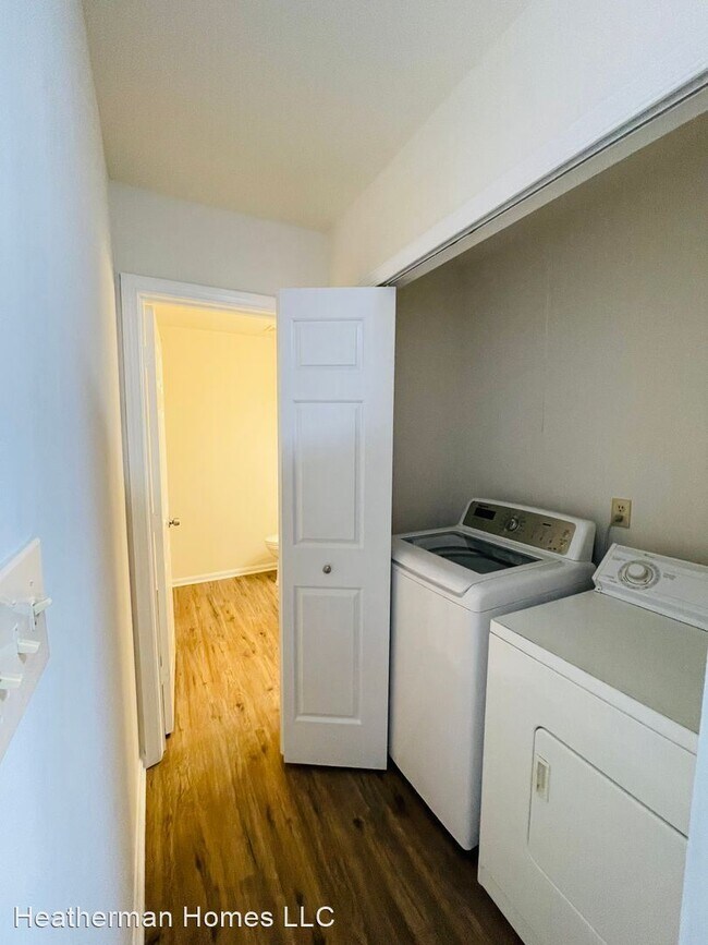 Building Photo - 4 br, 2.5 bath House - 9 Emerson Ct