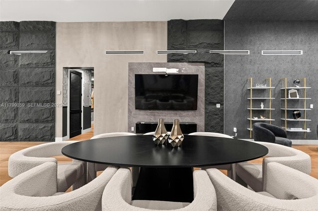 Building Photo - 400 NW 49th St