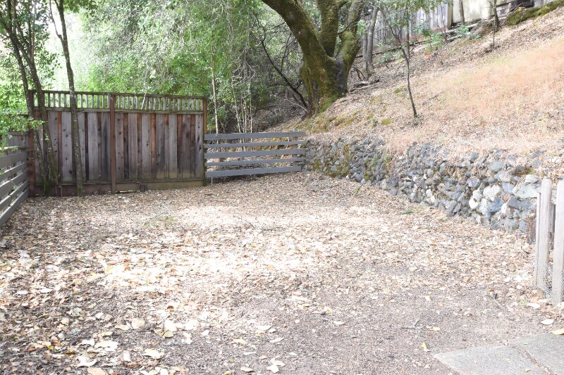 Building Photo - 155 W Cherry Creek Rd