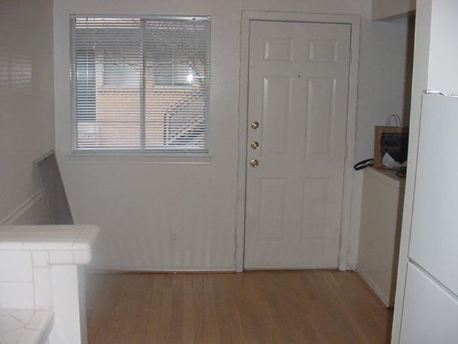 Building Photo - 5643 Matalee Ave