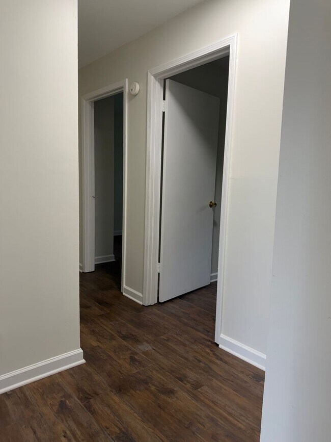 Building Photo - 00401