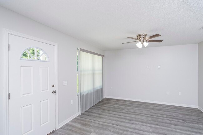 Building Photo - 874 Ervin St