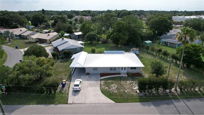 Building Photo - 1409 Palm Way